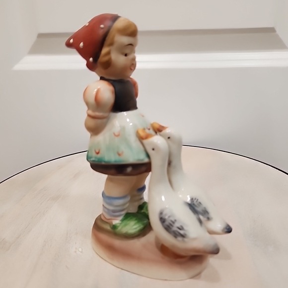The Unbranded Brand Other - Vintage Cottagecore Child Hiding Food From Two Large Geese Porcelain Girl Figure